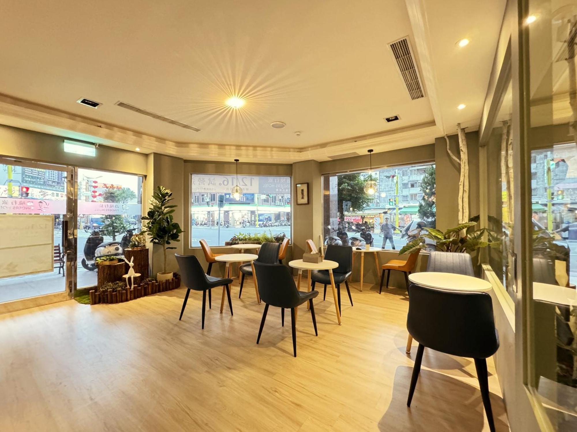 Finders Hotel Hualien Station Екстериор снимка