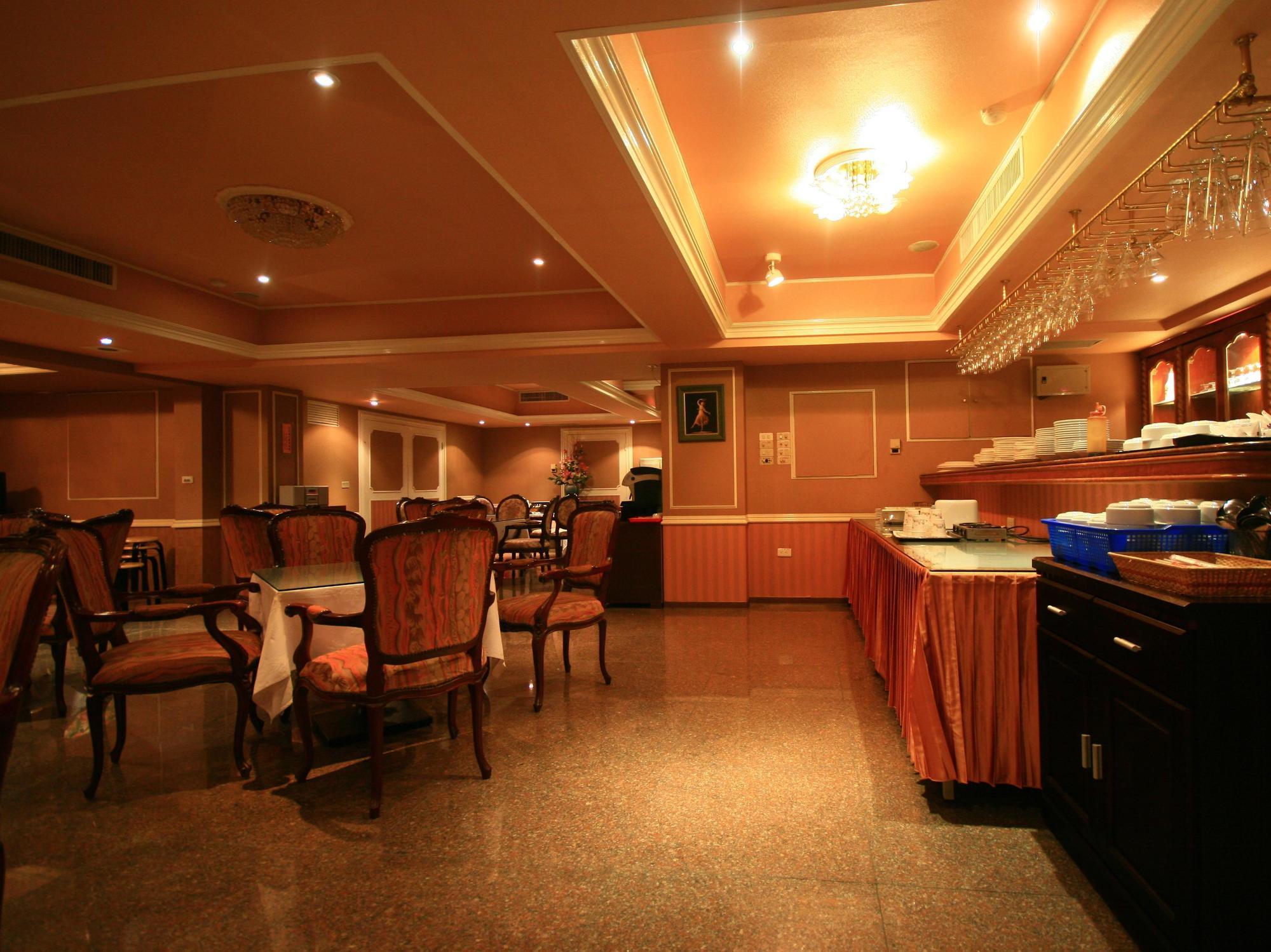 Finders Hotel Hualien Station Екстериор снимка