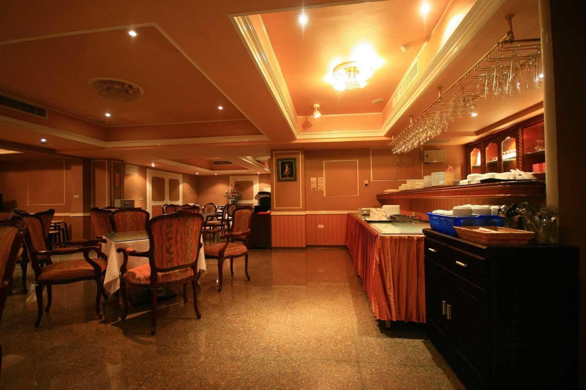 Finders Hotel Hualien Station Екстериор снимка